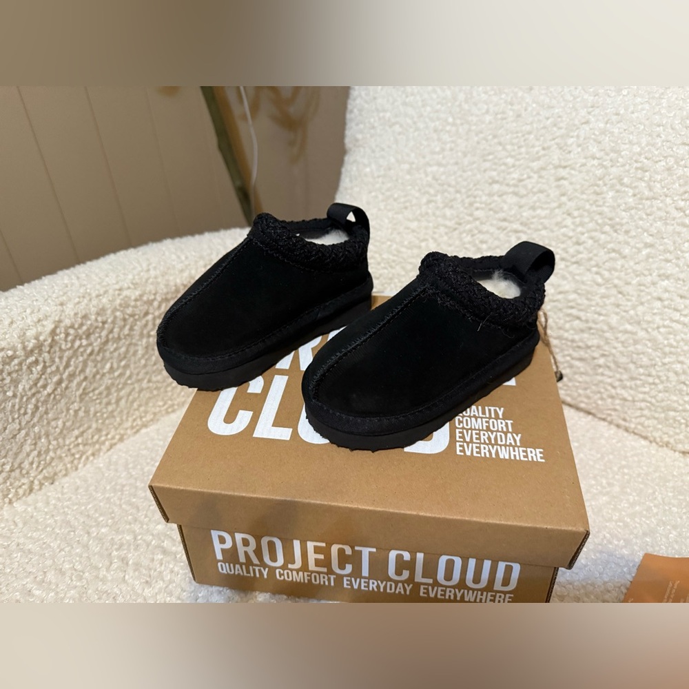 Kids Black Tasman Slippers